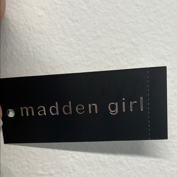 Madden Girl | Lemon Print Mini Tote w/ Charms, Wristlet and Crossbody Strap 🍋 - Picture 3 of 13